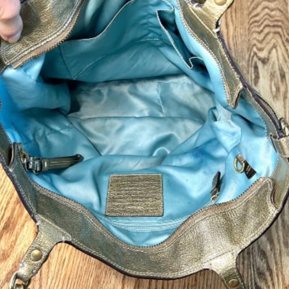 Coach Madison Gold Metallic Tote Blue Satin Lining And Charms Key Chain - Picture 12 of 12